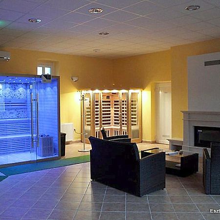 Eszter Apartman Bekescsaba Esterno foto