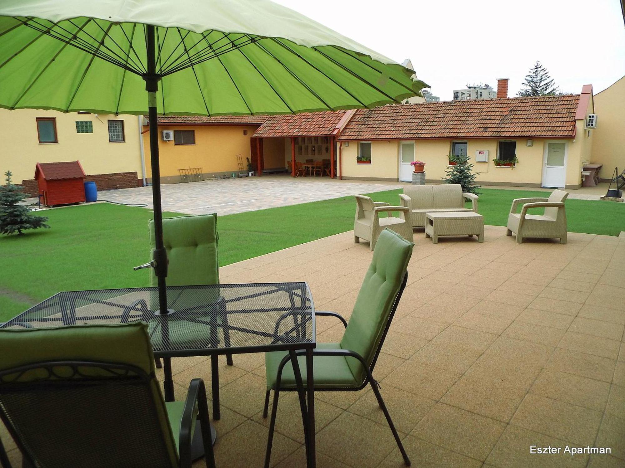 Eszter Apartman Bekescsaba Esterno foto
