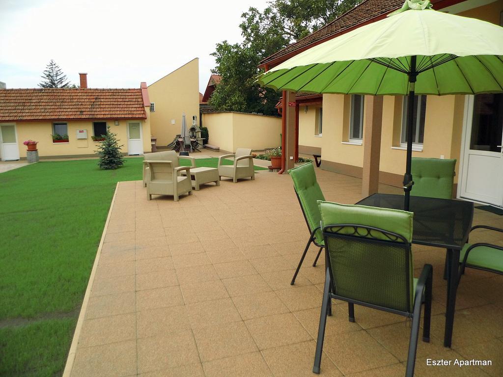 Eszter Apartman Bekescsaba Esterno foto