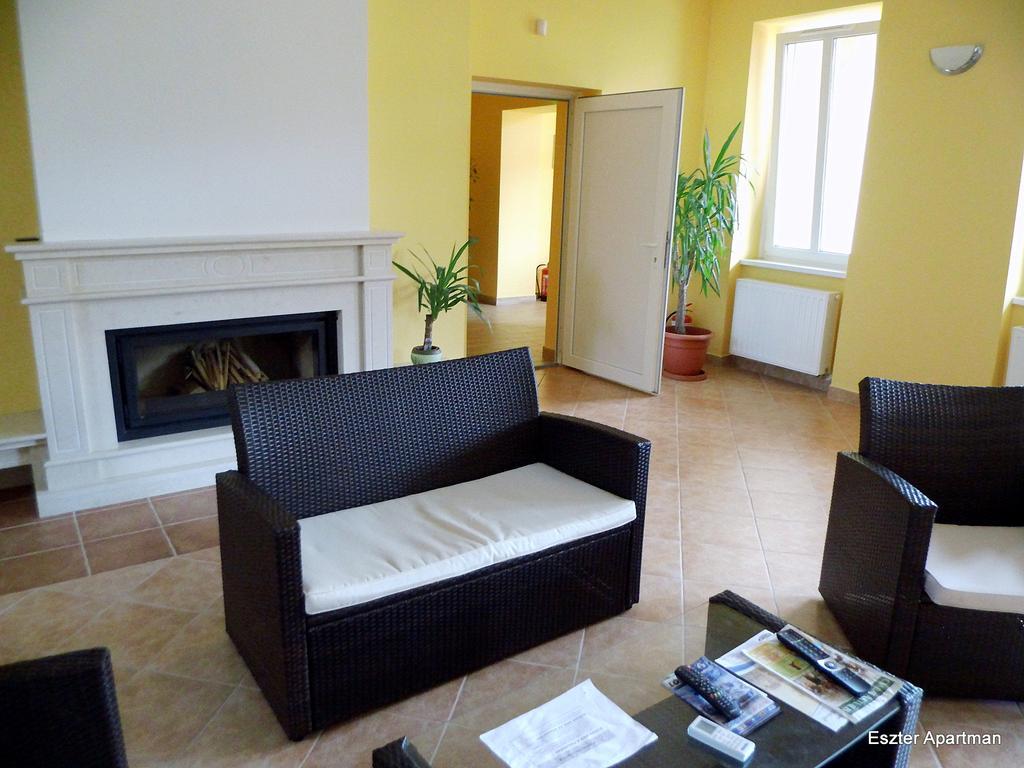 Eszter Apartman Bekescsaba Esterno foto