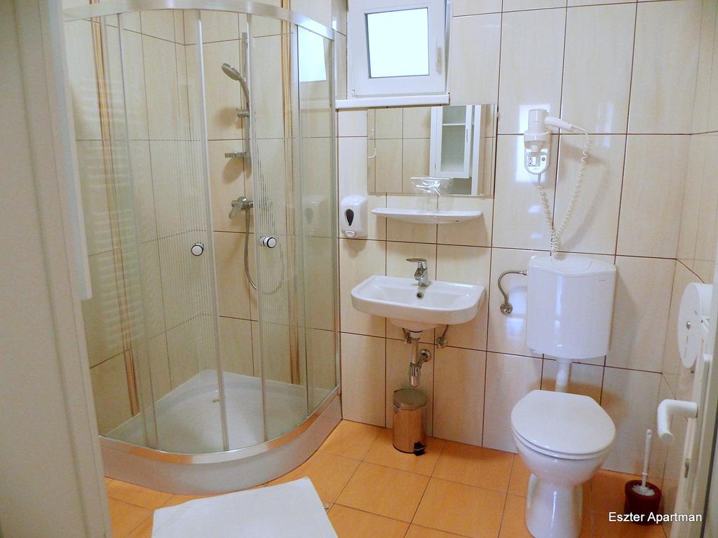 Eszter Apartman Bekescsaba Esterno foto